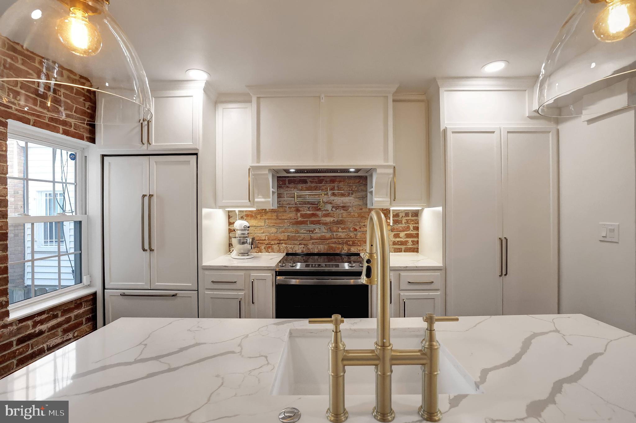 708 I Street Southeast Washington, DC 20003 - Photo 11 of 44 Stunning Updated Kitchen