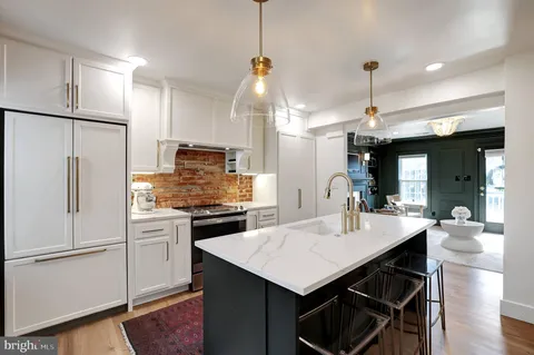 $999,000 | 708 I Street Southeast, Washington, DC 20003