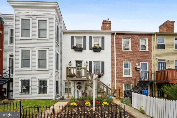 $999,000 | 708 I Street Southeast, Washington, DC 20003