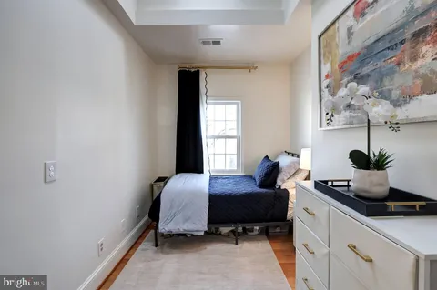 $999,000 | 708 I Street Southeast, Washington, DC 20003