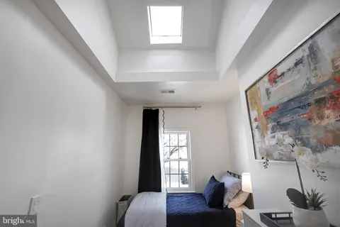 $999,000 | 708 I Street Southeast, Washington, DC 20003