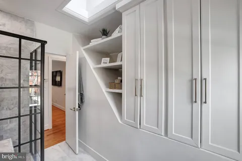 $999,000 | 708 I Street Southeast, Washington, DC 20003