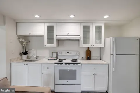 $999,000 | 708 I Street Southeast, Washington, DC 20003