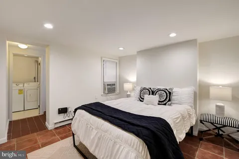 $999,000 | 708 I Street Southeast, Washington, DC 20003