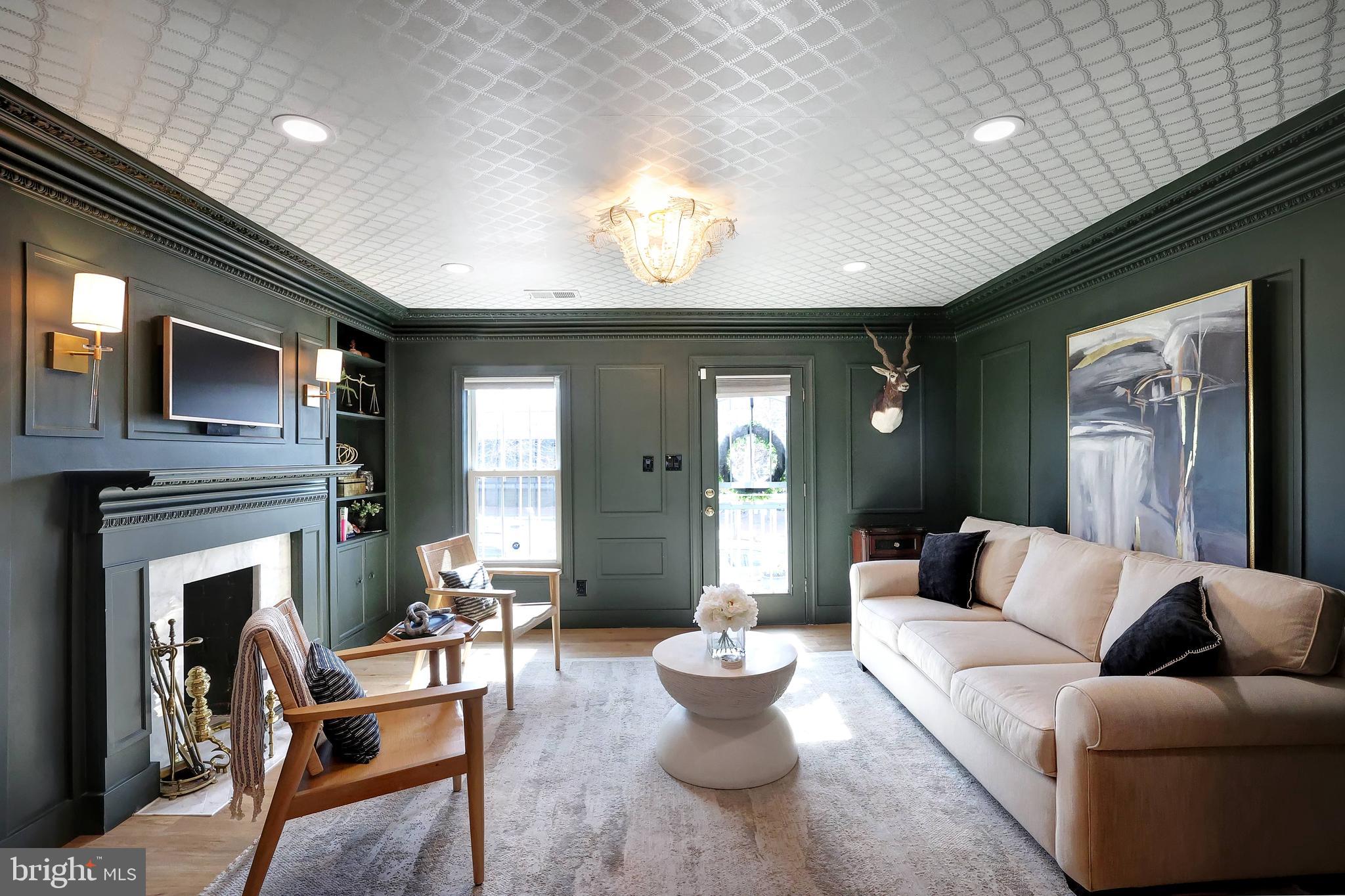 708 I Street Southeast Washington, DC 20003 - Photo 6 of 44 Living Room