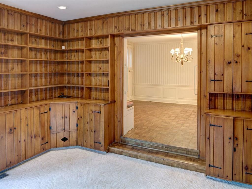 1335 Murdoch Road Pittsburgh, PA 15217 - Photo 7 of 22 Family and Dining Rooms.