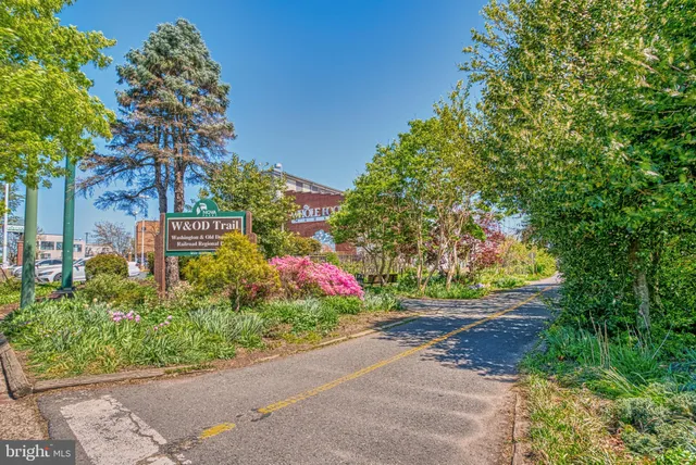 $3,700 | 8332 Hilltop Avenue, Vienna, VA 22182