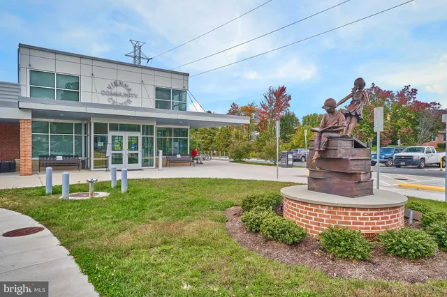 $3,700 | 8332 Hilltop Avenue, Vienna, VA 22182