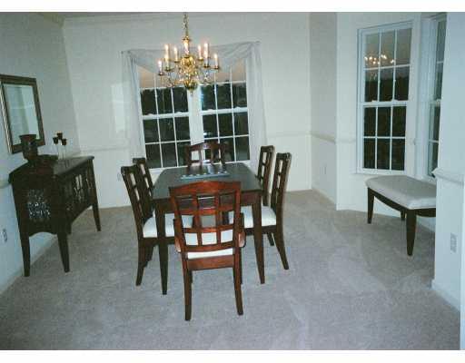 406 Meadow View Drive McKees Rocks, PA 15136 - Photo 5 of 8 Dining Room.