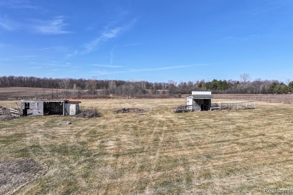 8425 North Bray Road Mount Morris, MI 48458 - Photo 9 of 35