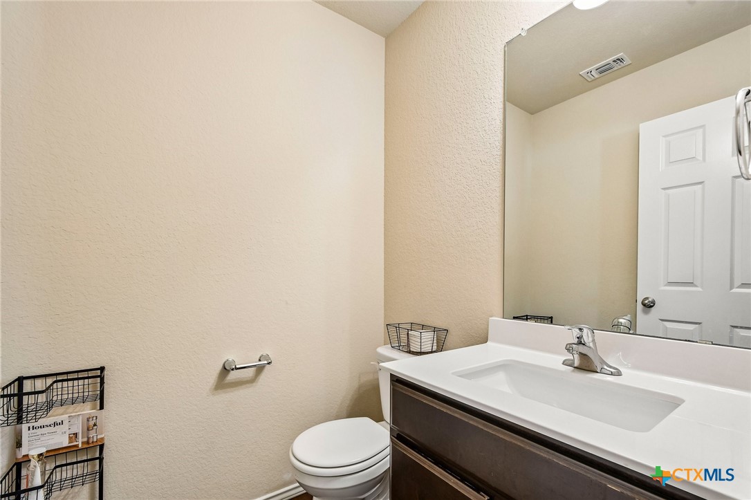 204 Bainbridge Road Temple, TX 76502 - Photo 22 of 43 Half Bathrooom