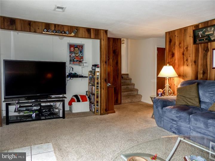 667 Mueller Road Warminster, PA 18974 - Photo 11 of 21 Family Room