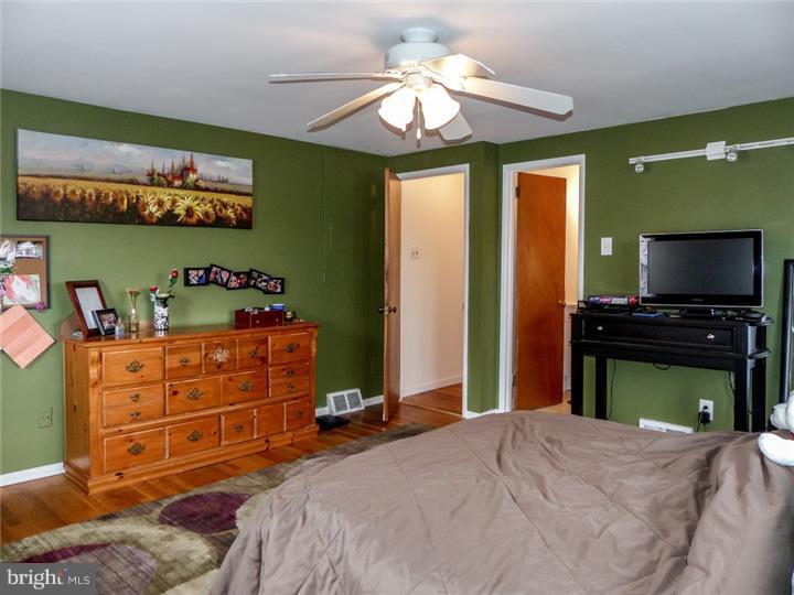 667 Mueller Road Warminster, PA 18974 - Photo 16 of 21 Bedroom 4