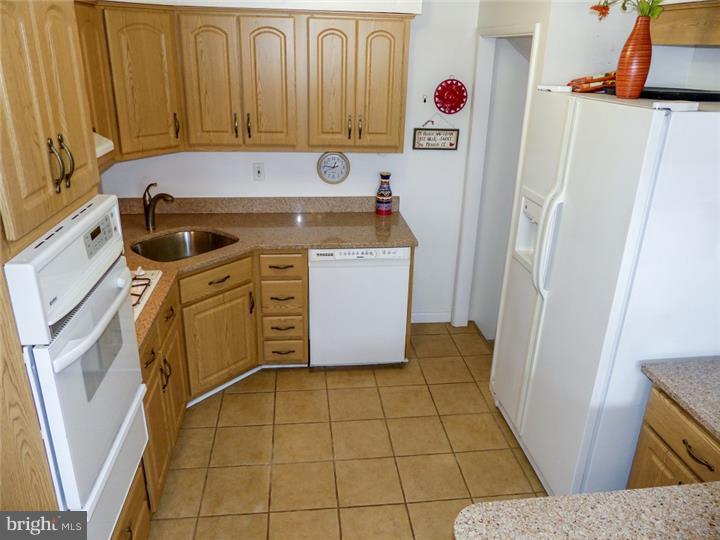 667 Mueller Road Warminster, PA 18974 - Photo 9 of 21 Kitchen