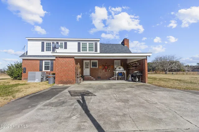 $334,000 | 6412 West W Gaskins Road, Grifton, NC 28530