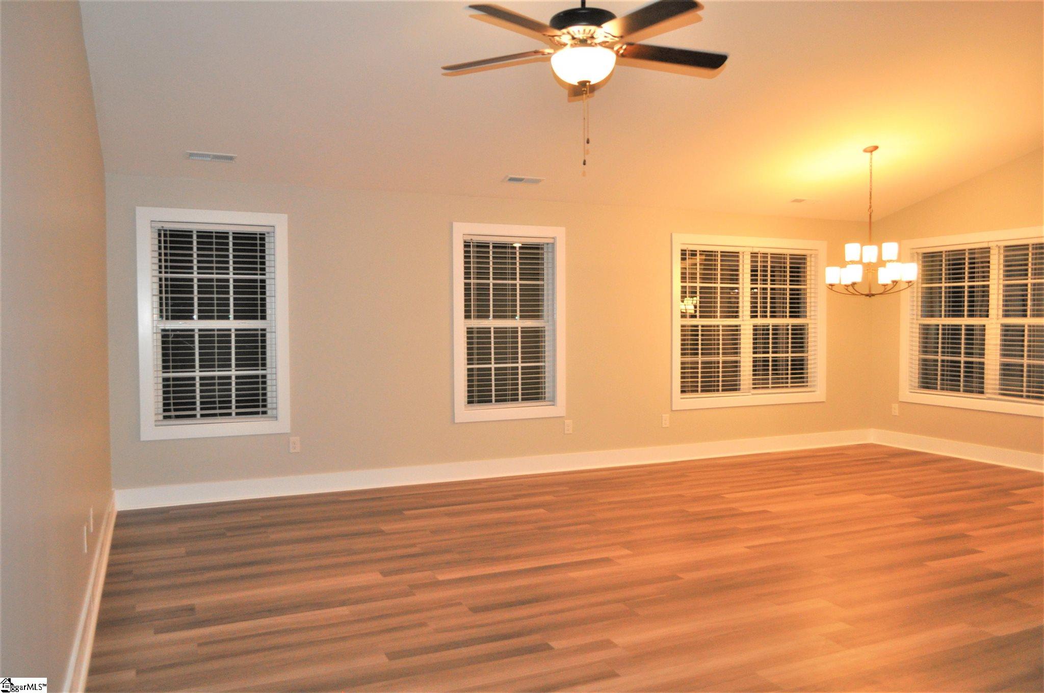 343 Kelly Farm Road Moore, SC 29369 - Photo 2 of 25