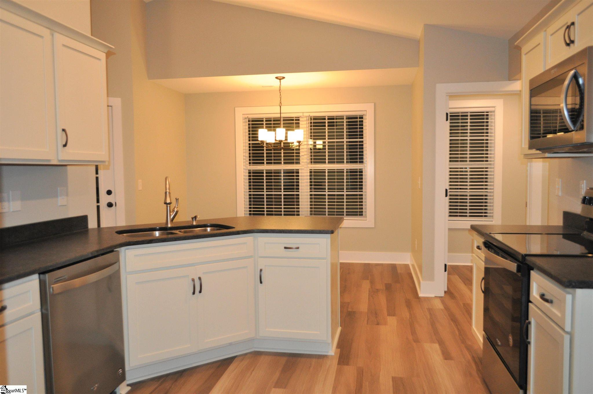 343 Kelly Farm Road Moore, SC 29369 - Photo 3 of 25