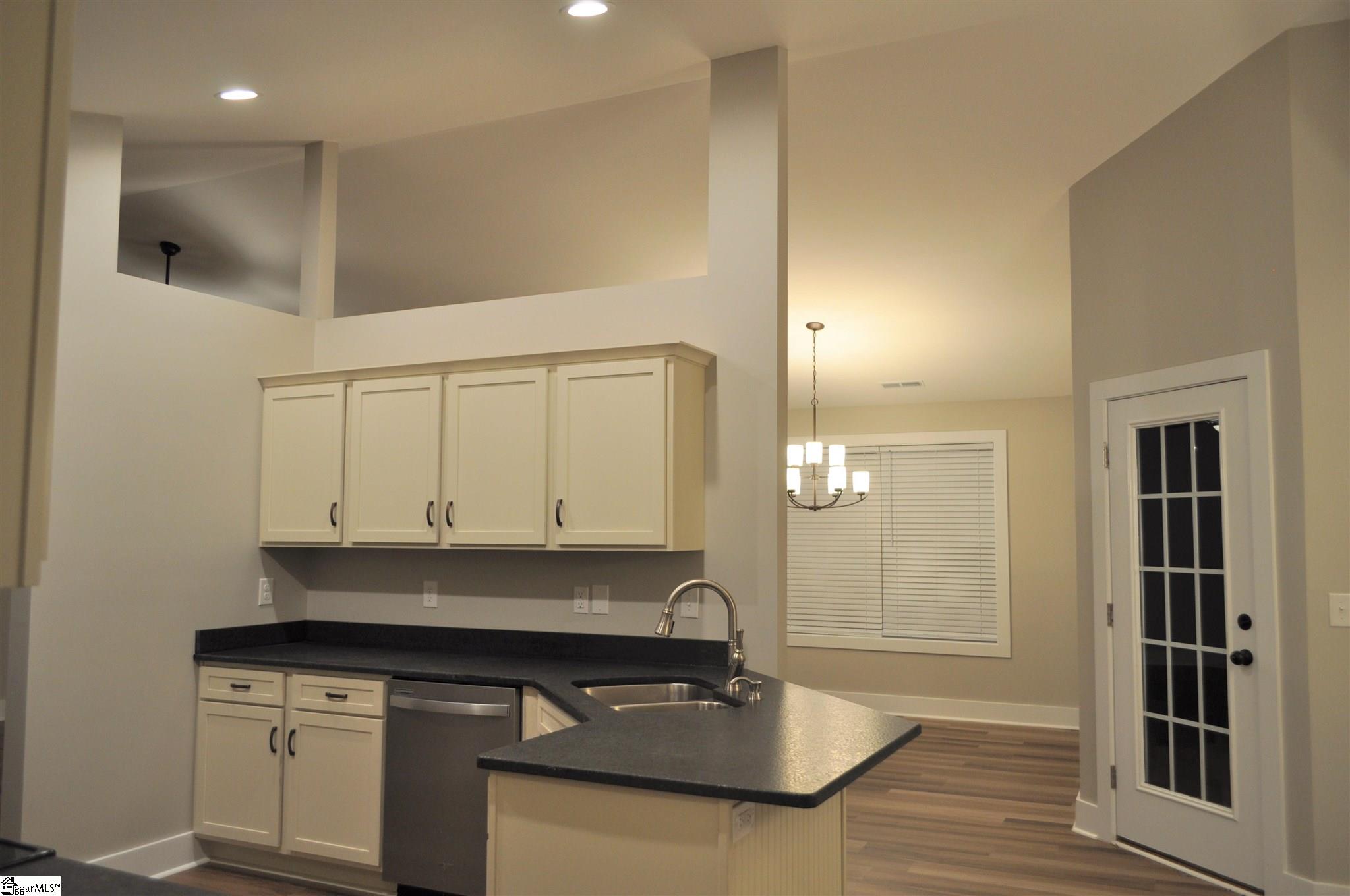343 Kelly Farm Road Moore, SC 29369 - Photo 8 of 25