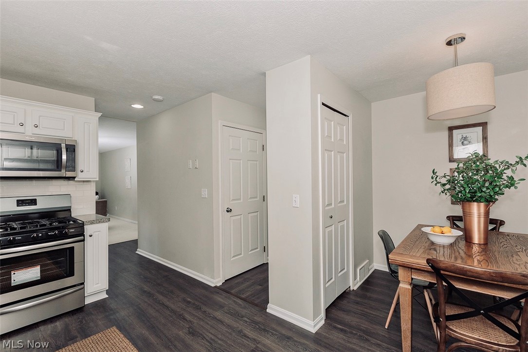 5232 Edenhurst Road Cleveland, OH 44124 - Photo 12 of 30