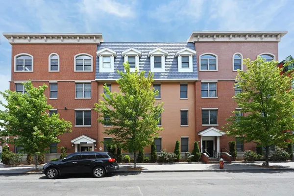 $3,800 | 974 Summit Avenue, Unit 409, Jersey City, NJ 07307