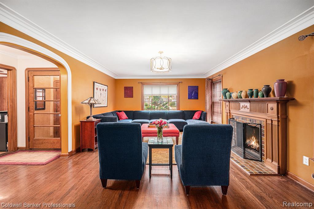 1358 Harvard Road Grosse Pointe Park, MI 48230 - Photo 10 of 52