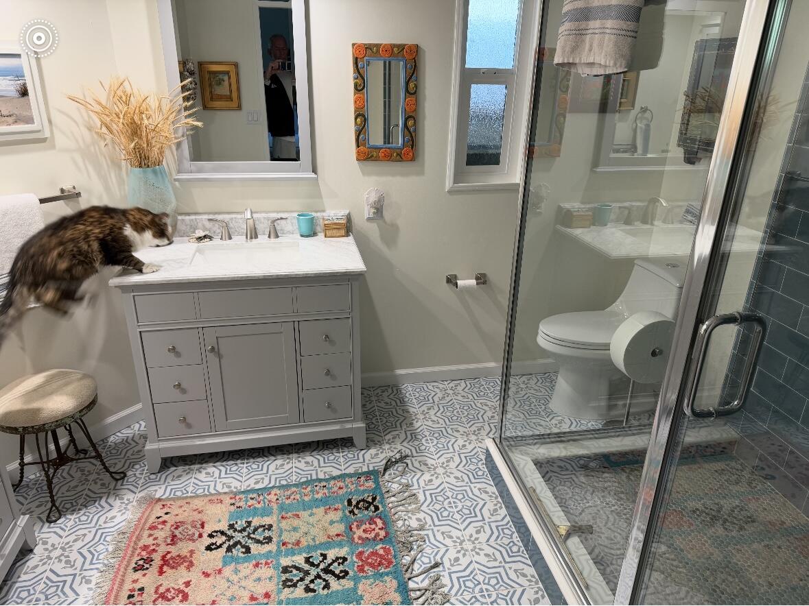 6180 Via Real, Unit 29 Carpinteria, CA 93013 - Photo 6 of 24 a bathroom with a sink and a mirror