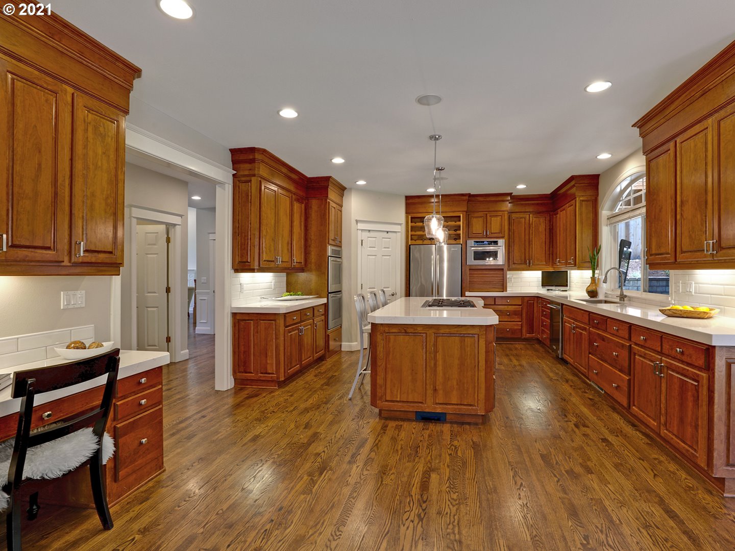 12092 Northwest Blackhawk Drive Portland, OR 97229 - Photo 9 of 31
