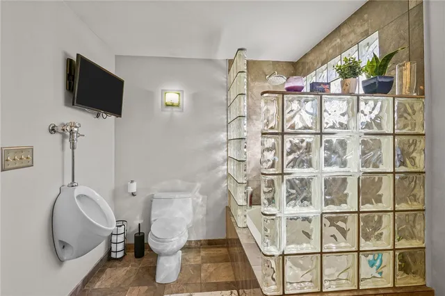 $769,000 | 210 Summit Drive, Cranston, RI 02920