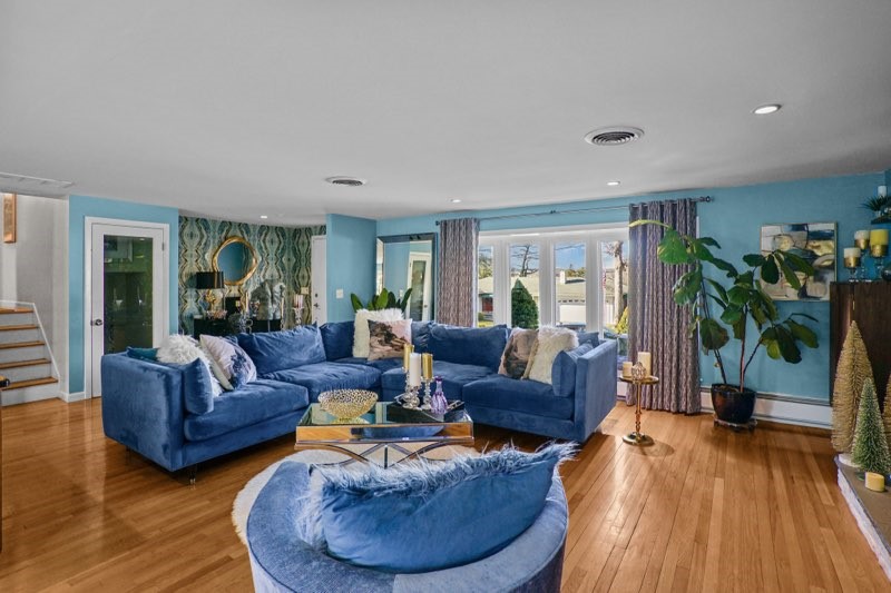 210 Summit Drive Cranston, RI 02920 - Photo 5 of 26