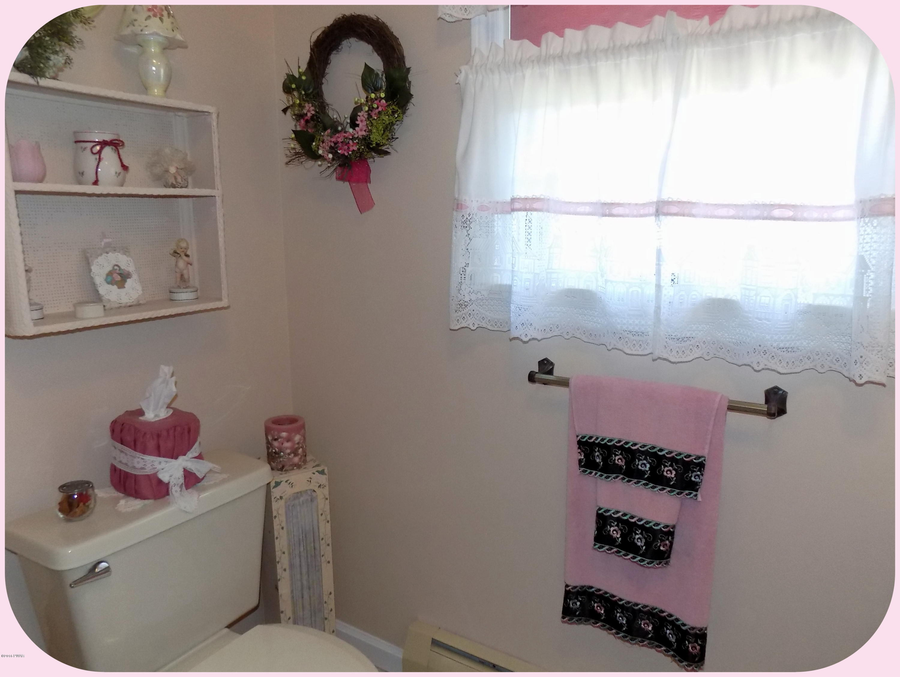 125 Timber Ridge Drive Newfoundland, PA 18445 - Photo 45 of 80 Bath 3