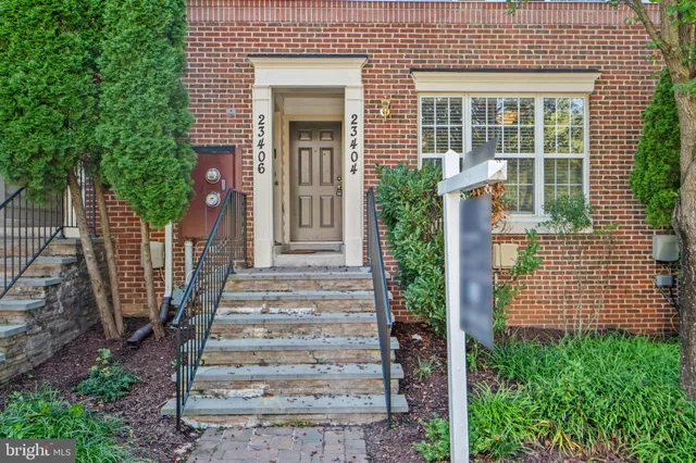 $2,500 | 23404 Rainbow Arch Drive, Unit 115, Clarksburg, MD 20871