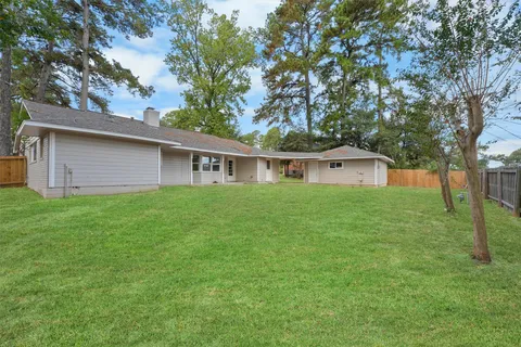 $325,000 | 205 Elmwood Street, Huntsville, TX 77320