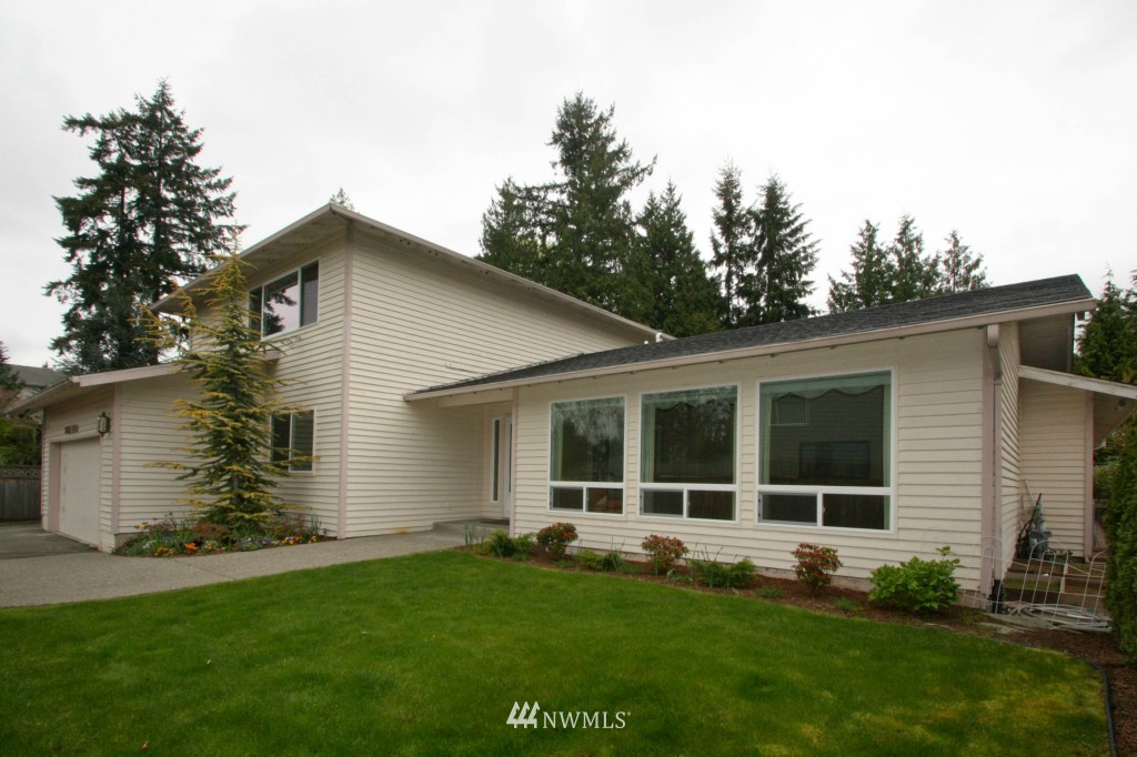2514 Jones Avenue Northeast Renton, WA 98056 - Photo 1 of 15 Gallery Image 1