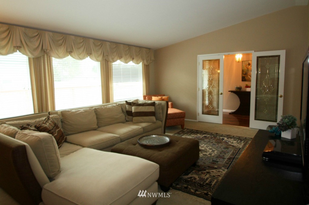 2514 Jones Avenue Northeast Renton, WA 98056 - Photo 6 of 15 Gallery Image 6