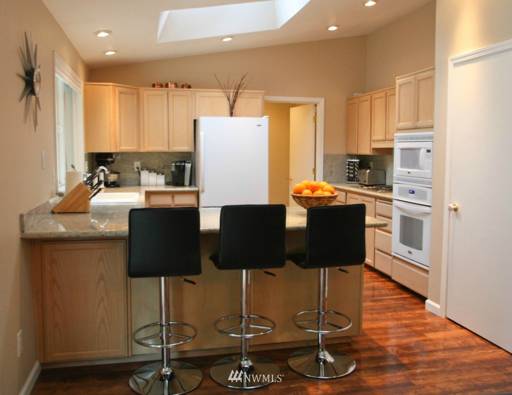 2514 Jones Avenue Northeast Renton, WA 98056 - Photo 7 of 15 Gallery Image 7
