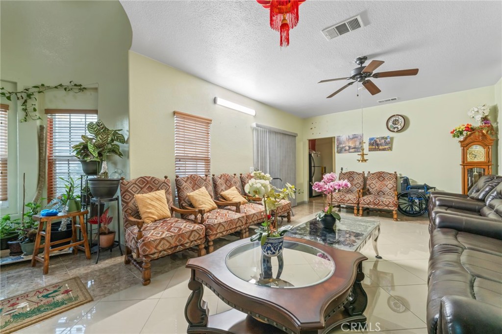 1553 West Ceres Street Rialto, CA 92376 - Photo 4 of 73 FOYER/LIVING ROOM