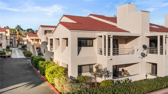 $214,900 | 3883 Desert Marina Drive, Unit 246, Laughlin, NV 89029