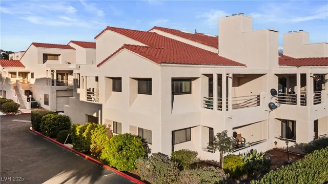 $214,900 | 3883 Desert Marina Drive, Unit 246, Laughlin, NV 89029