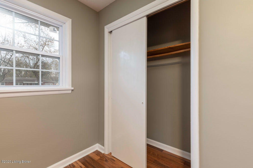 10707 Deering Road Louisville, KY 40272 - Photo 18 of 49 Deering018
