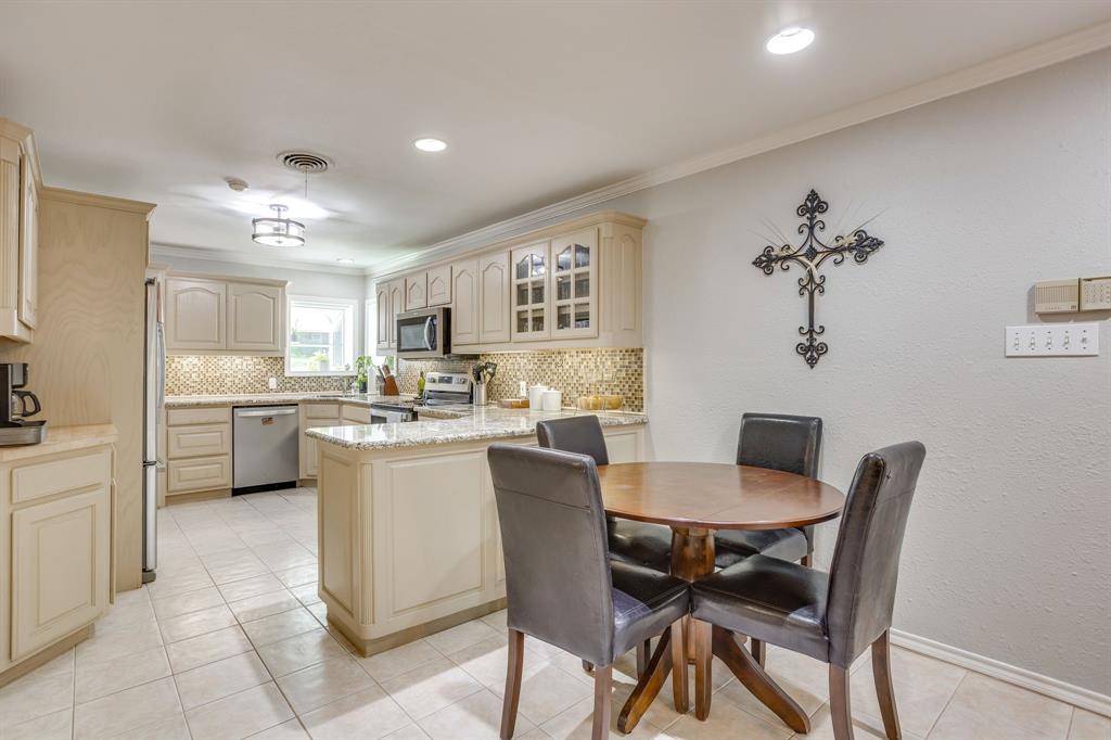 6424 Dakar Road Fort Worth, TX 76116 - Photo 14 of 40
