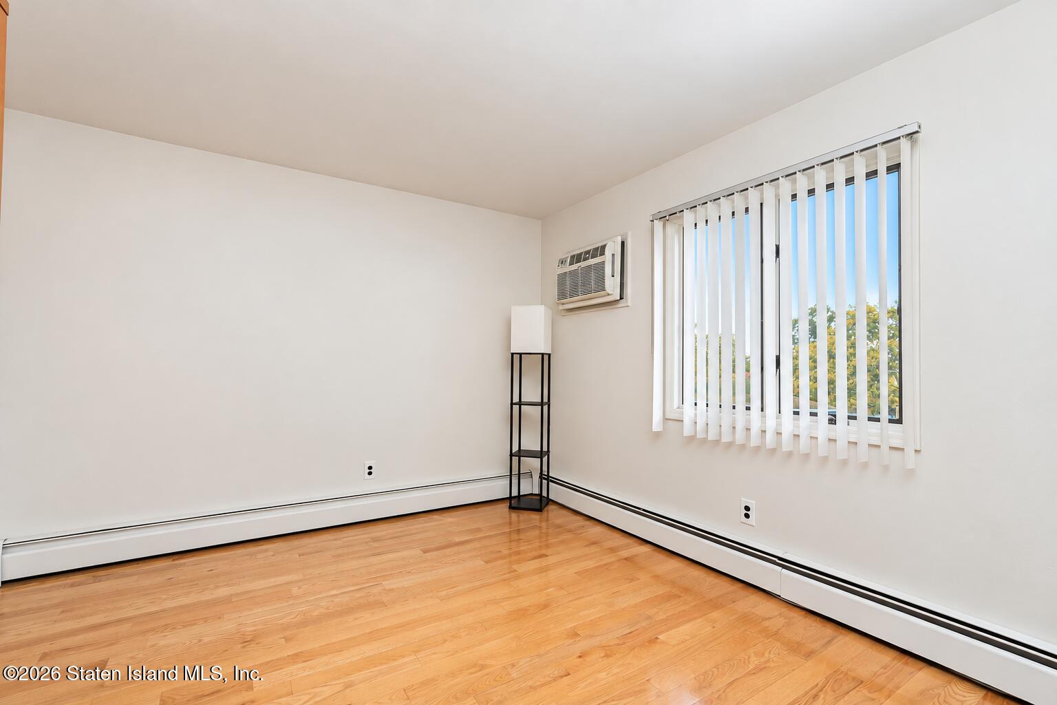 180 Radcliff Road Staten Island, NY 10305 - Photo 28 of 42 180-30