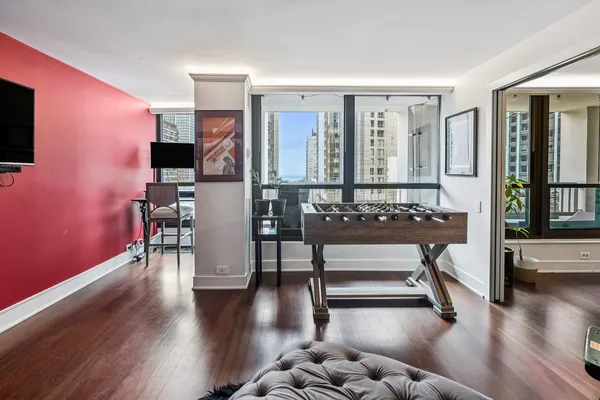 $7,500 | 1030 North State Street, Unit 2GH, Chicago, IL 60610