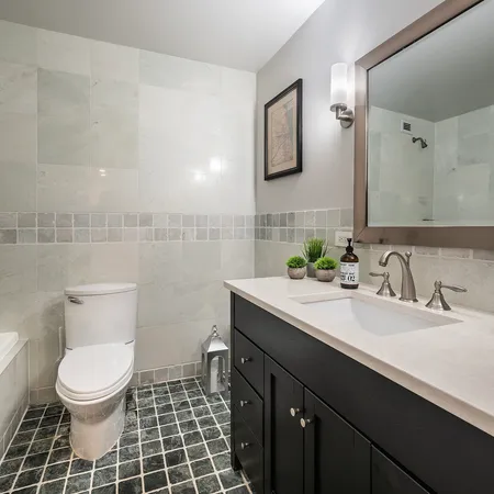 $7,500 | 1030 North State Street, Unit 2GH, Chicago, IL 60610