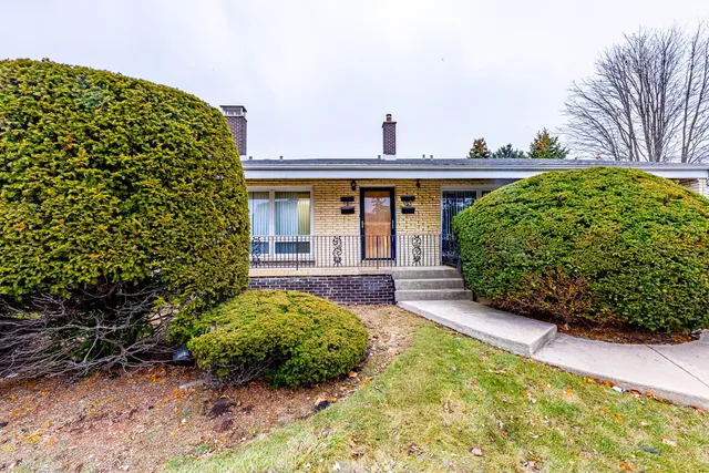 $225,000 | 1245 South Mannheim Road, Westchester, IL 60154