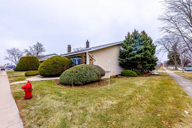 $225,000 | 1245 South Mannheim Road, Westchester, IL 60154
