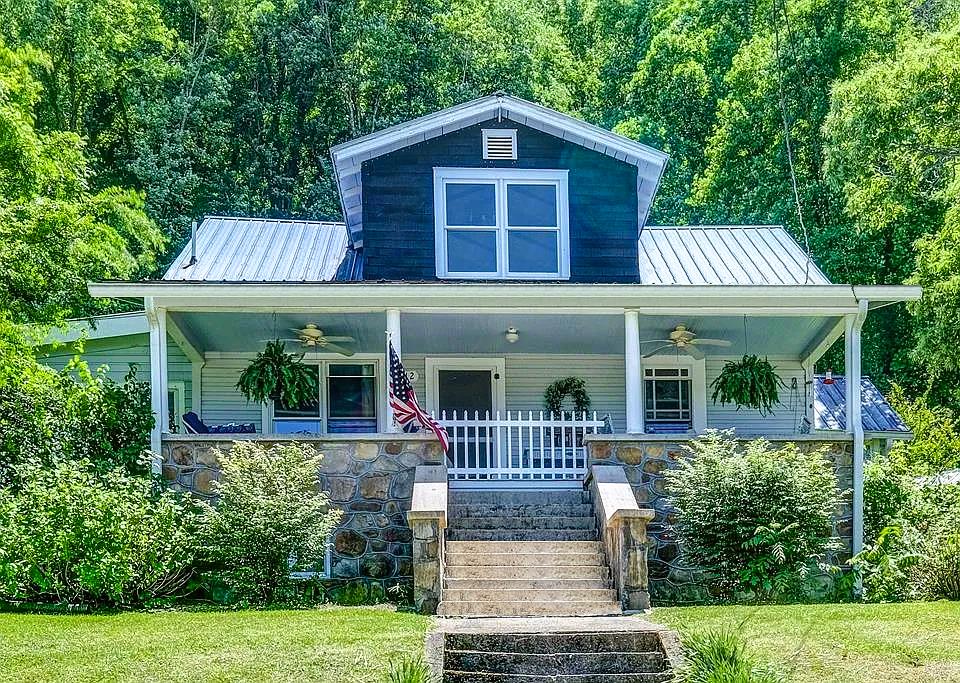 412 Aquone Road Andrews, NC 28901 - Photo 1 of 37 Main View