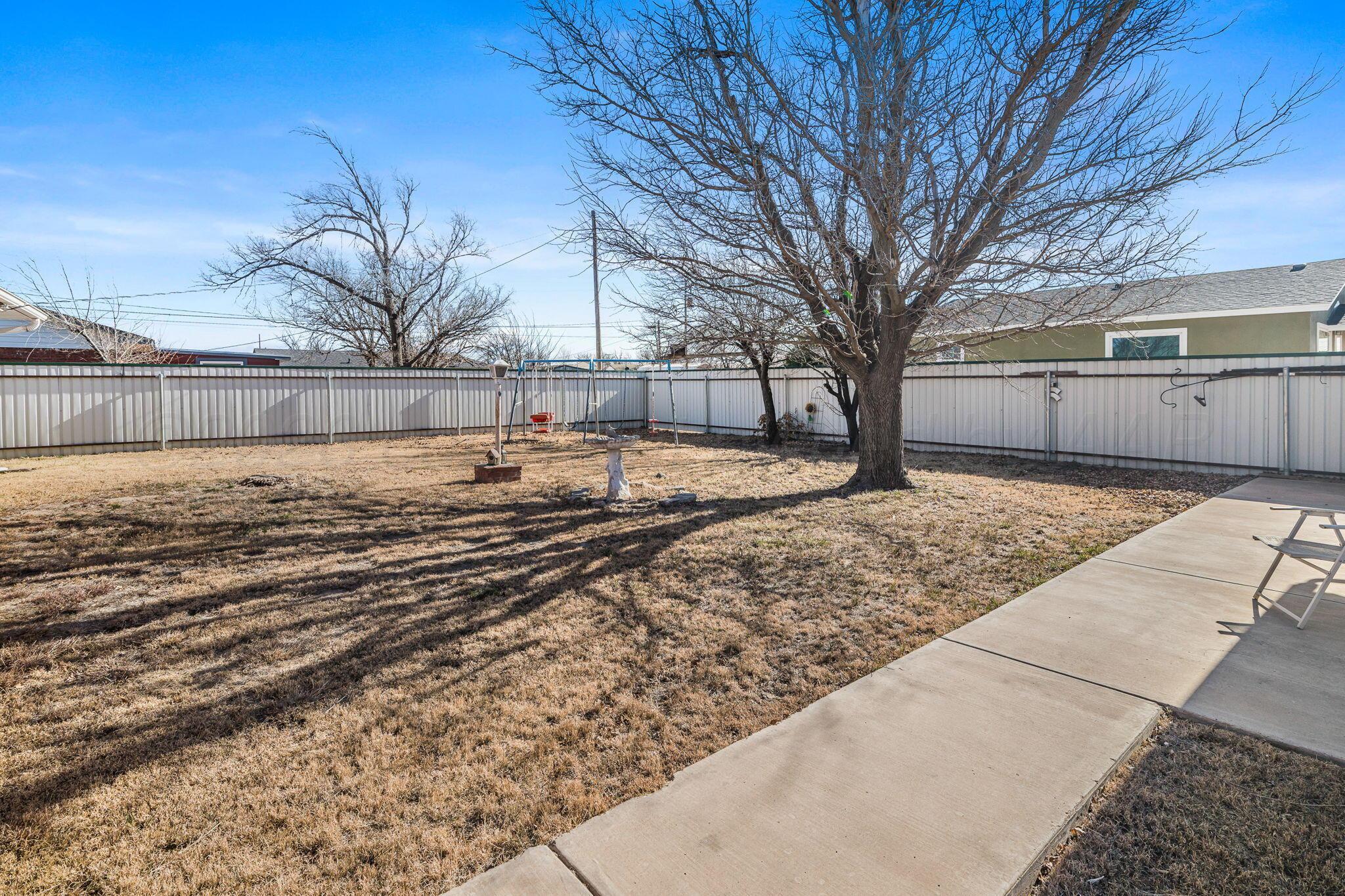 500 Southeast 2nd Street Happy, TX 79042 - Photo 18 of 21 Backyard