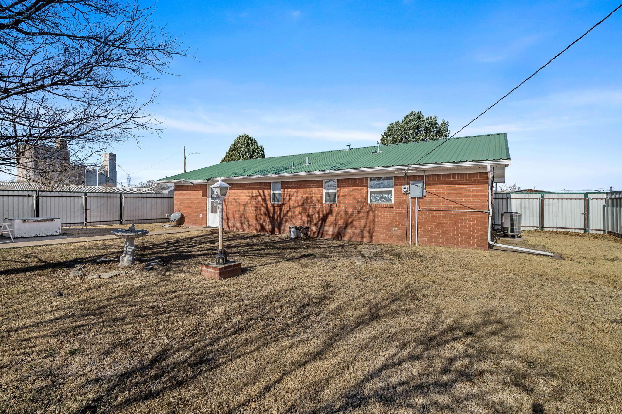 500 Southeast 2nd Street Happy, TX 79042 - Photo 19 of 21 Back of House