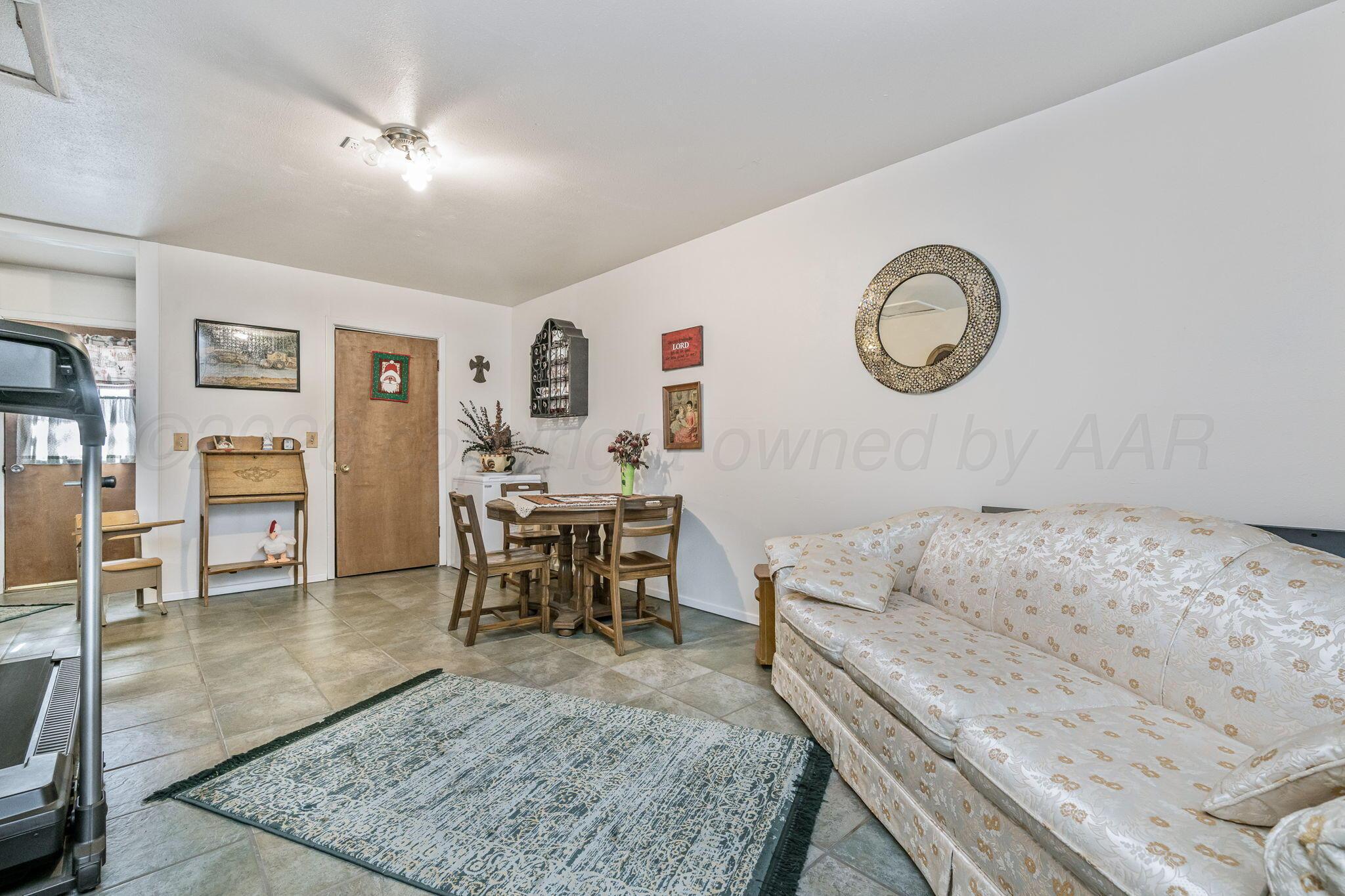 500 Southeast 2nd Street Happy, TX 79042 - Photo 10 of 21 Den