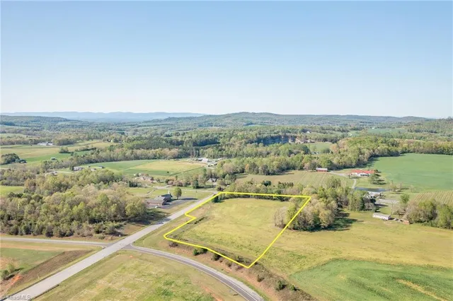 $265,000 | 1 Windsor Road, Hamptonville, NC 27020